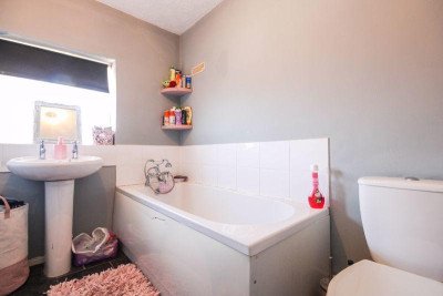 Leased - 137 Lundy Road-9