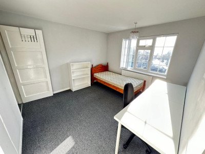 Leased 45 Bath Road-5