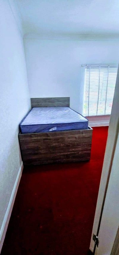 Leased - 129 High Street-6